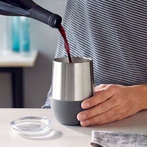 Pampered Chef - Wine Tumblers with Bag